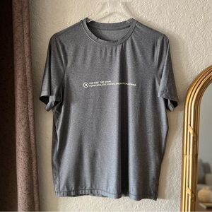 Vuori Mens Platinum Heather Short Sleeve Uluwatu 2.0 Water Shirt Size Medium